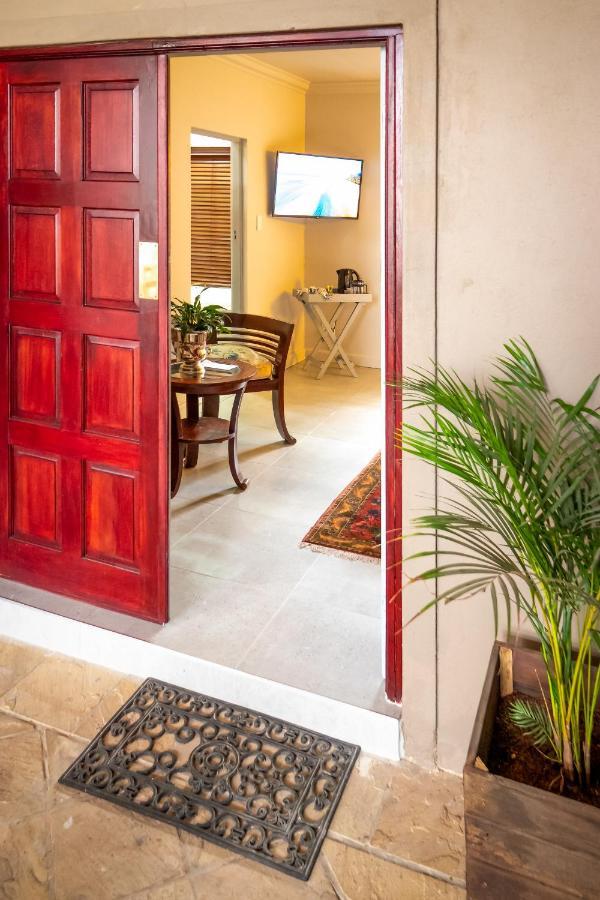 Spacube Luxury Suites And Spa Pretoria-Noord Exterior foto
