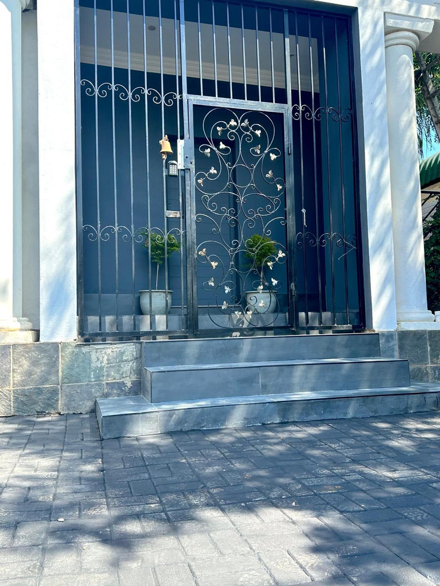 Spacube Luxury Suites And Spa Pretoria-Noord Exterior foto
